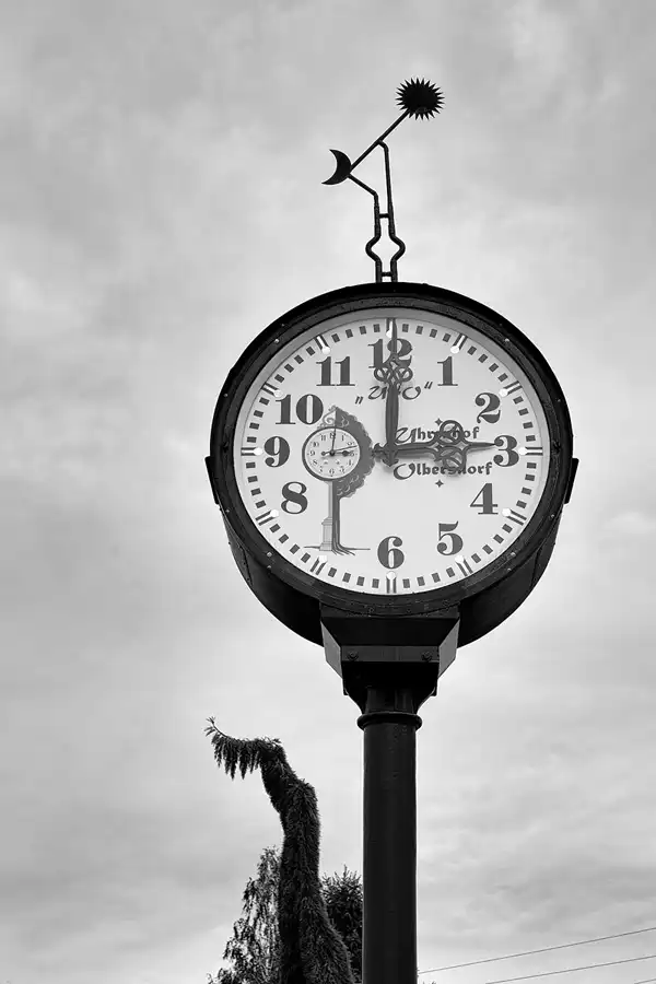 059 | 2023 | Olbersdorf | Uhrenhof | © carsten riede fotografie