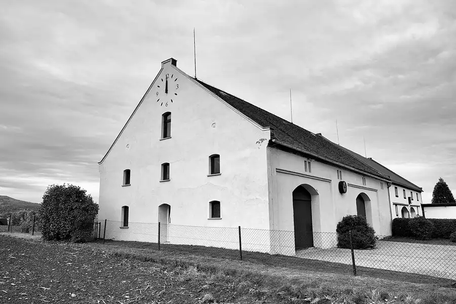 060 | 2023 | Olbersdorf | Uhrenhof | © carsten riede fotografie