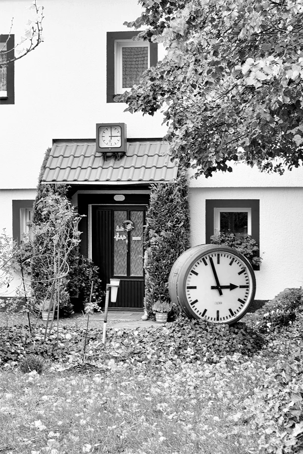058 | 2023 | Olbersdorf | Uhrenhof | © carsten riede fotografie