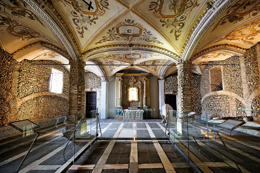 042 | 2023 | Evora | Capela dos Ossos | © carsten riede fotografie