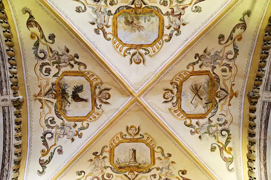 055 | 2023 | Evora | Capela dos Ossos | © carsten riede fotografie