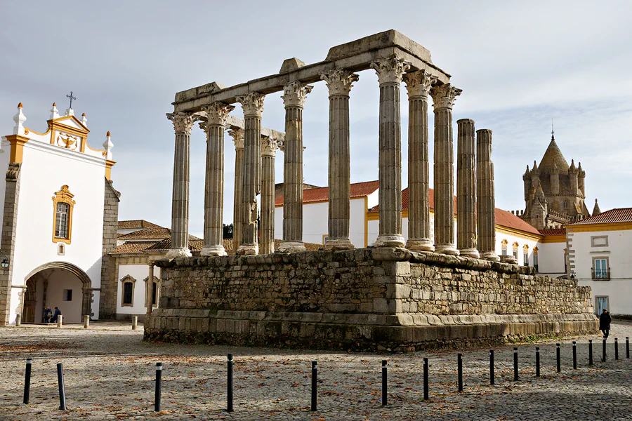 111 | 2023 | Evora | Templo Romano de Evora | © carsten riede fotografie