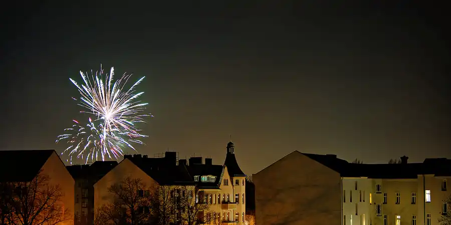 011 | 2024 | Berlin | Silvester-Feuerwerk in Alt-Hohenschönhausen | © carsten riede fotografie