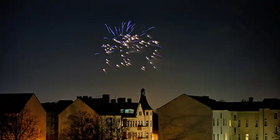 020 | 2024 | Berlin | Silvester-Feuerwerk in Alt-Hohenschönhausen | © carsten riede fotografie