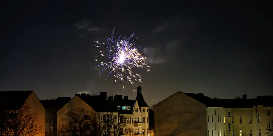 025 | 2024 | Berlin | Silvester-Feuerwerk in Alt-Hohenschönhausen | © carsten riede fotografie