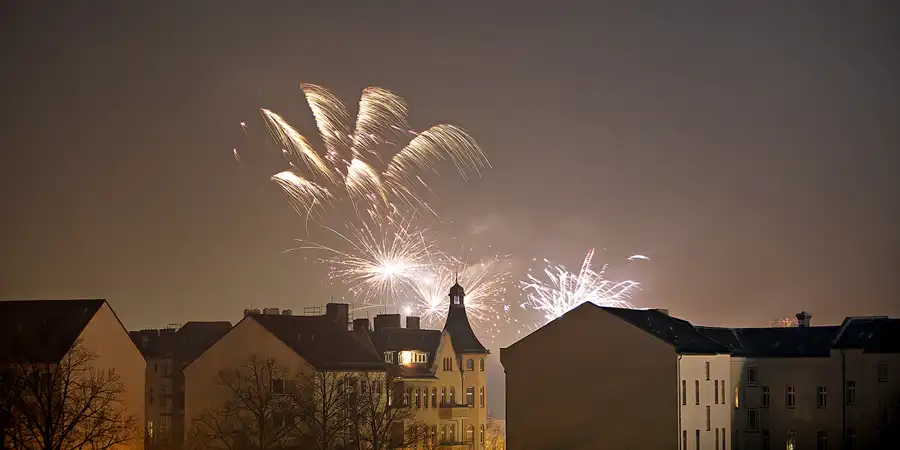 043 | 2024 | Berlin | Silvester-Feuerwerk in Alt-Hohenschönhausen | © carsten riede fotografie