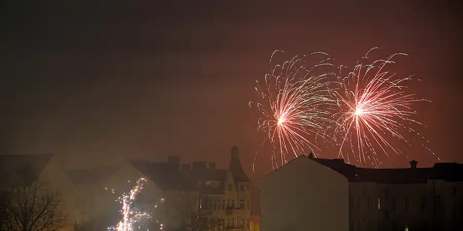 044 | 2024 | Berlin | Silvester-Feuerwerk in Alt-Hohenschönhausen | © carsten riede fotografie