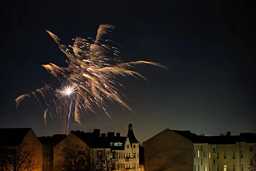 061 | 2024 | Berlin | Silvester-Feuerwerk in Alt-Hohenschönhausen | © carsten riede fotografie