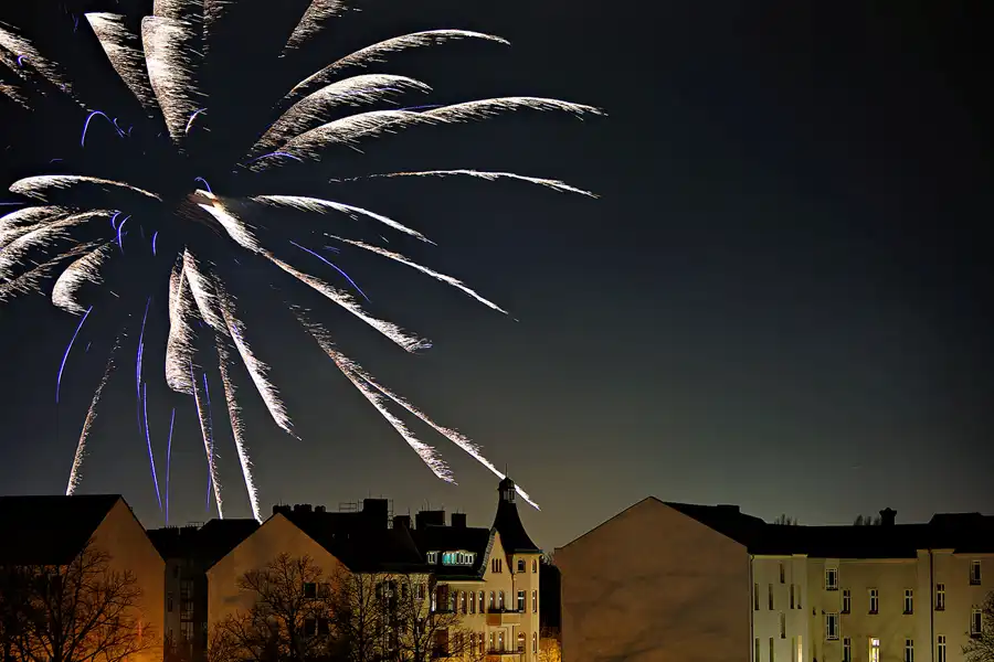 064 | 2024 | Berlin | Silvester-Feuerwerk in Alt-Hohenschönhausen | © carsten riede fotografie