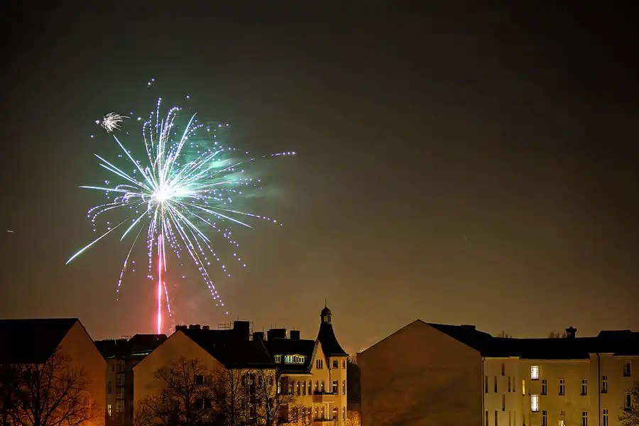 065 | 2024 | Berlin | Silvester-Feuerwerk in Alt-Hohenschönhausen | © carsten riede fotografie