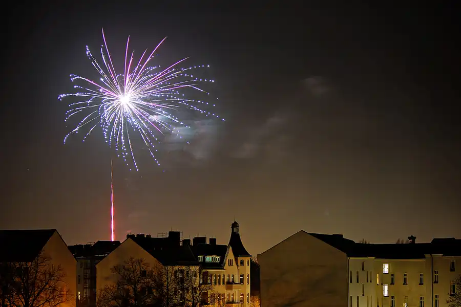 066 | 2024 | Berlin | Silvester-Feuerwerk in Alt-Hohenschönhausen | © carsten riede fotografie