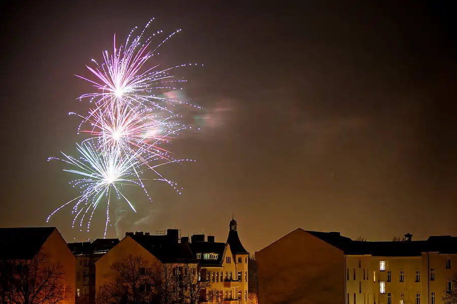 067 | 2024 | Berlin | Silvester-Feuerwerk in Alt-Hohenschönhausen | © carsten riede fotografie