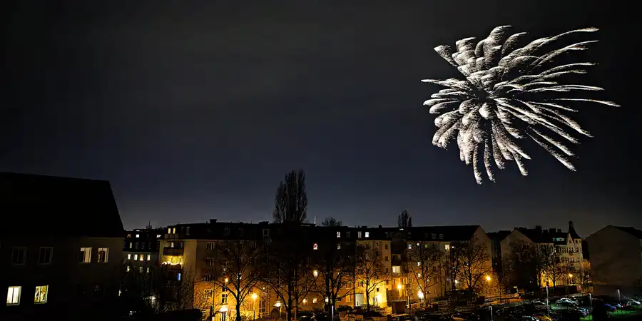 082 | 2024 | Berlin | Silvester-Feuerwerk in Alt-Hohenschönhausen | © carsten riede fotografie