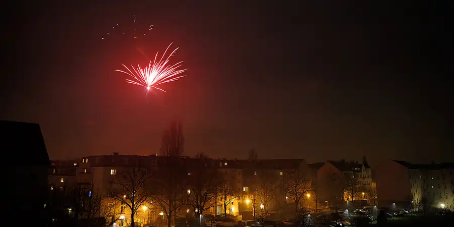 091 | 2024 | Berlin | Silvester-Feuerwerk in Alt-Hohenschönhausen | © carsten riede fotografie