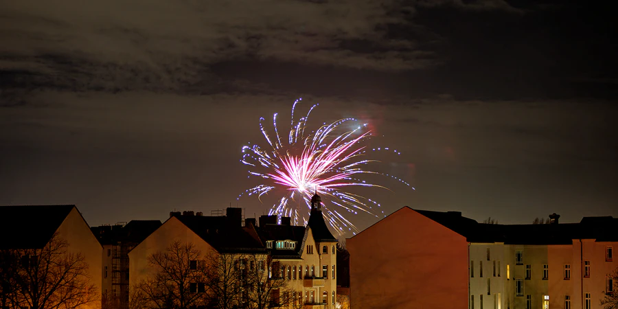 001 | 2024 | Berlin | Silvester-Feuerwerk in Alt-Hohenschönhausen | © carsten riede fotografie