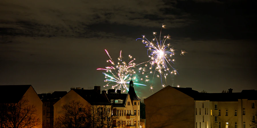 003 | 2024 | Berlin | Silvester-Feuerwerk in Alt-Hohenschönhausen | © carsten riede fotografie