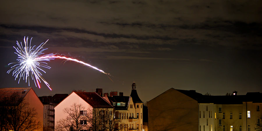 004 | 2024 | Berlin | Silvester-Feuerwerk in Alt-Hohenschönhausen | © carsten riede fotografie