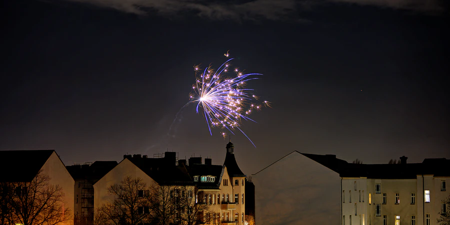 005 | 2024 | Berlin | Silvester-Feuerwerk in Alt-Hohenschönhausen | © carsten riede fotografie