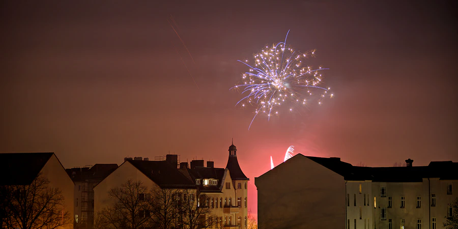 040 | 2024 | Berlin | Silvester-Feuerwerk in Alt-Hohenschönhausen | © carsten riede fotografie