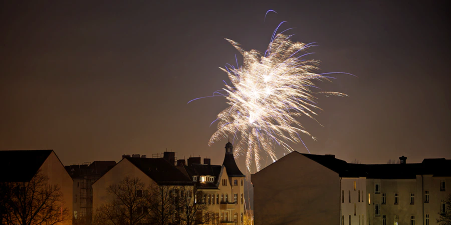 041 | 2024 | Berlin | Silvester-Feuerwerk in Alt-Hohenschönhausen | © carsten riede fotografie