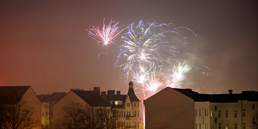 042 | 2024 | Berlin | Silvester-Feuerwerk in Alt-Hohenschönhausen | © carsten riede fotografie