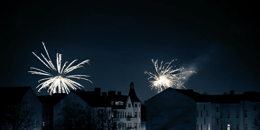 048 | 2024 | Berlin | Silvester-Feuerwerk in Alt-Hohenschönhausen | © carsten riede fotografie
