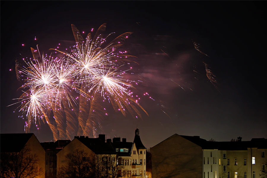 051 | 2024 | Berlin | Silvester-Feuerwerk in Alt-Hohenschönhausen | © carsten riede fotografie