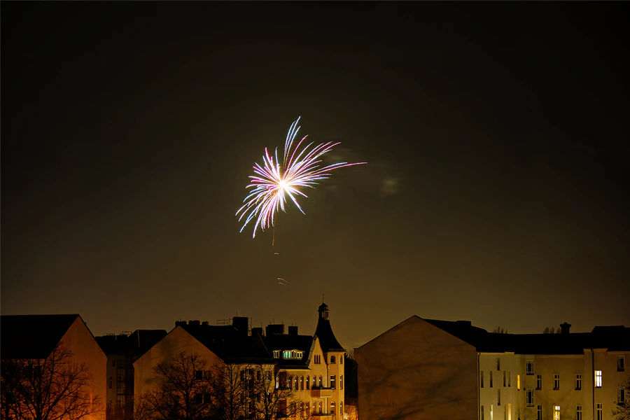 054 | 2024 | Berlin | Silvester-Feuerwerk in Alt-Hohenschönhausen | © carsten riede fotografie