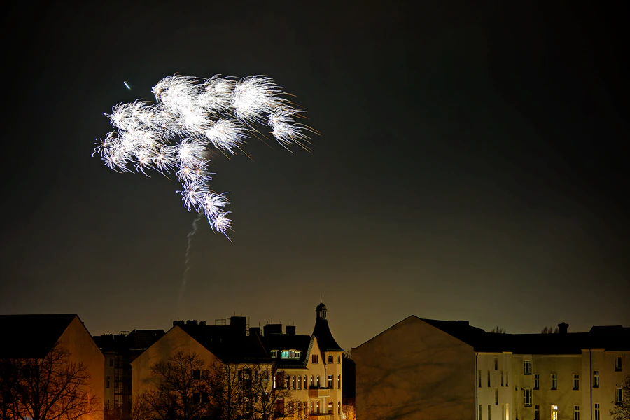 057 | 2024 | Berlin | Silvester-Feuerwerk in Alt-Hohenschönhausen | © carsten riede fotografie