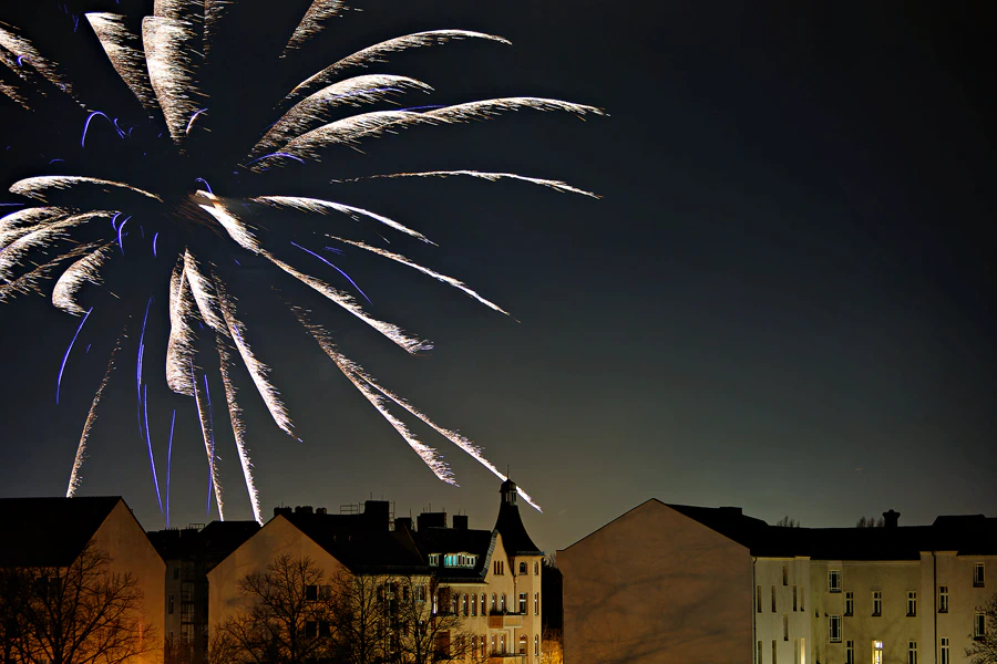 064 | 2024 | Berlin | Silvester-Feuerwerk in Alt-Hohenschönhausen | © carsten riede fotografie