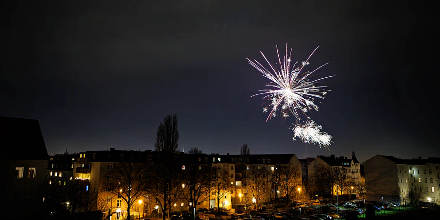 083 | 2024 | Berlin | Silvester-Feuerwerk in Alt-Hohenschönhausen | © carsten riede fotografie
