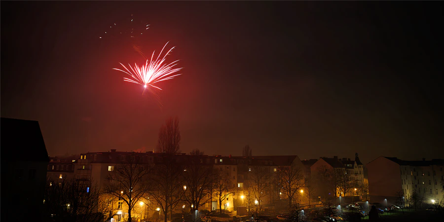091 | 2024 | Berlin | Silvester-Feuerwerk in Alt-Hohenschönhausen | © carsten riede fotografie