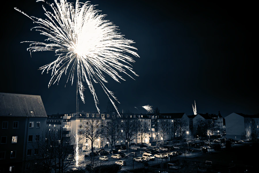 100 | 2024 | Berlin | Silvester-Feuerwerk in Alt-Hohenschönhausen | © carsten riede fotografie