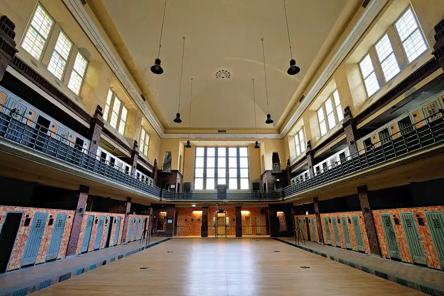 015 | 2024 | Berlin | Stadtbad Lichtenberg – Hubertusbad | © carsten riede fotografie