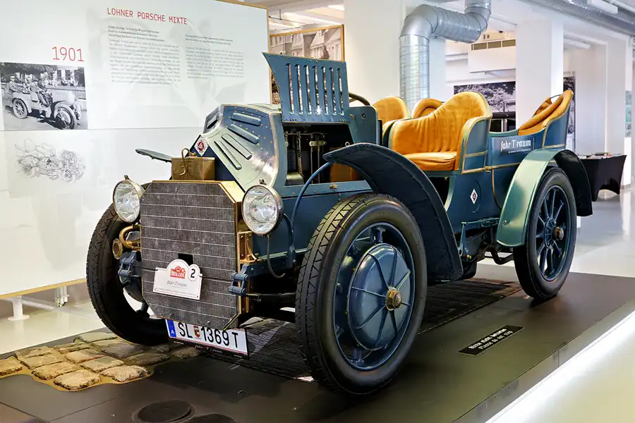 002 | 2024 | Mattsee | Ferdinand Porsche Erlebniswelten fahr(T)raum | © carsten riede fotografie