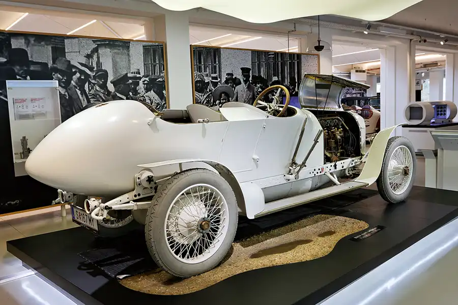 011 | 2024 | Mattsee | Ferdinand Porsche Erlebniswelten fahr(T)raum | © carsten riede fotografie