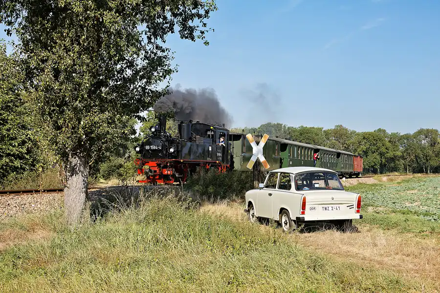 005 | 2024 | Naundorf | Birnenweg – Döllnitzbahn | © carsten riede fotografie