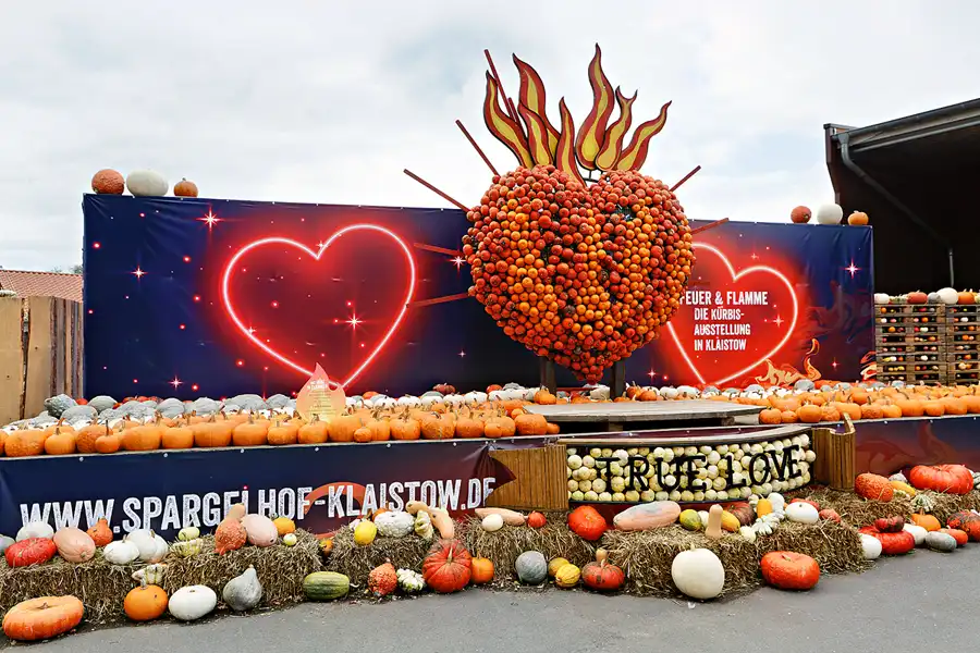 001 | 2024 | Beelitz GT Klaistow | Kürbisausstellung | © carsten riede fotografie