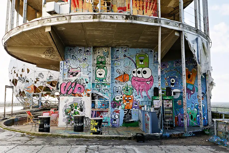 038 | 2024 | Berlin | Field Station Teufelsberg | © carsten riede fotografie