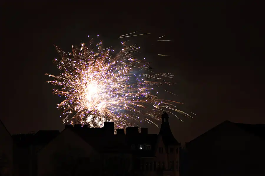 026 | 2025 | Berlin | Silvester-Feuerwerk in Alt-Hohenschönhausen | © carsten riede fotografie