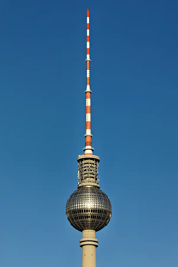 009 | 2025 | Berlin | Blick von der Dachterrasse des Humboldt Forums im Berliner Schloss – Fernsehturm | © carsten riede fotografie