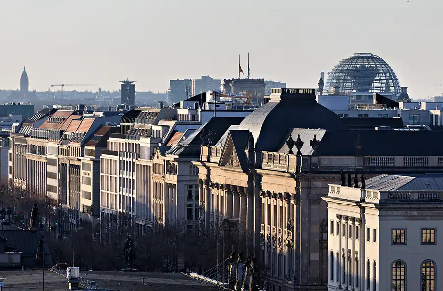 017 | 2025 | Berlin | Blick von der Dachterrasse des Humboldt Forums im Berliner Schloss | © carsten riede fotografie