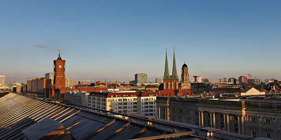 025 | 2025 | Berlin | Blick von der Dachterrasse des Humboldt Forums im Berliner Schloss | © carsten riede fotografie