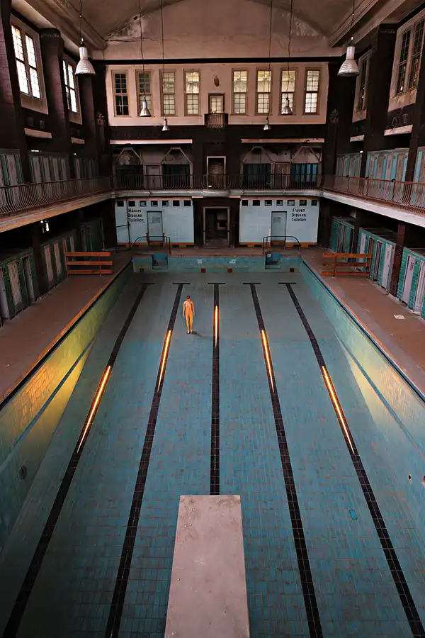 045 | 2025 | Berlin | Stadtbad Lichtenberg – Hubertusbad – The Exhibition Stadtbad Reloaded | © carsten riede fotografie