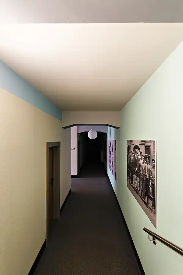 061 | 2025 | Probstzella | Haus des Volkes – Das Bauhaushotel | © carsten riede fotografie