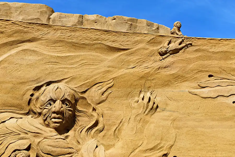 007 | 2025 | Sondervig | Sandskulptur Sondervig | © carsten riede fotografie