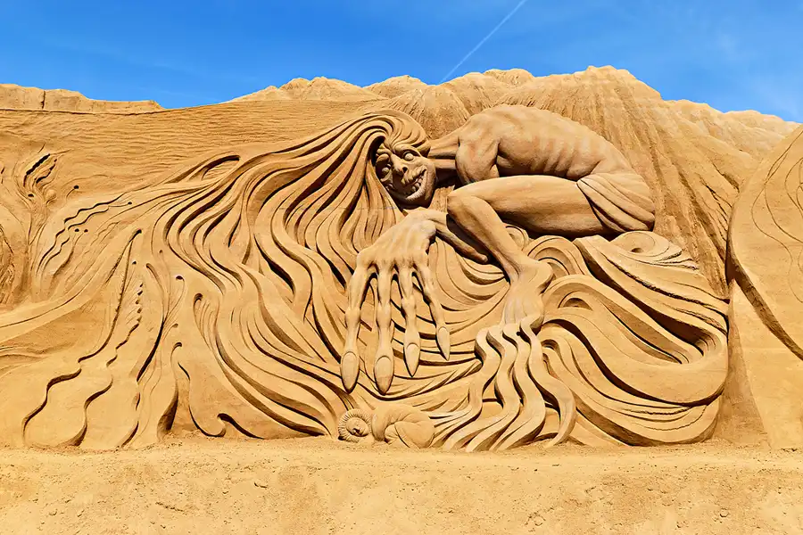 008 | 2025 | Sondervig | Sandskulptur Sondervig | © carsten riede fotografie