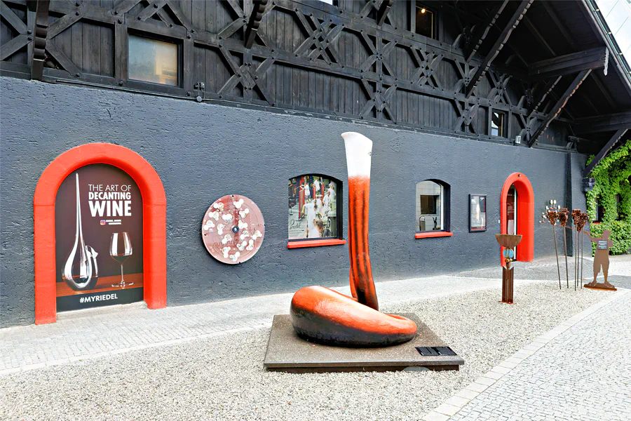 003 | 2025 | Kufstein | Riedel – The Wine Glass Company – Tiroler Manufaktur & Museum | © carsten riede fotografie