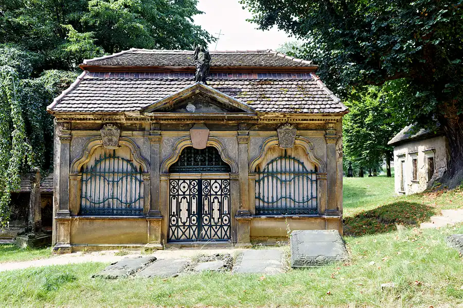 002 | 2025 | Görlitz | Alter Friedhof | © carsten riede fotografie