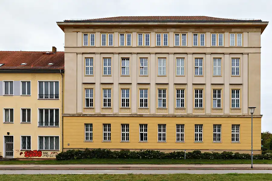 021 | 2025 | Eisenhüttenstadt | Rathaus | © carsten riede fotografie